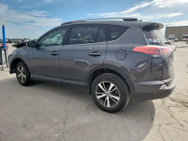 JTMWFREVXJJ731645 2018 TOYOTA RAV 4 - Image 2