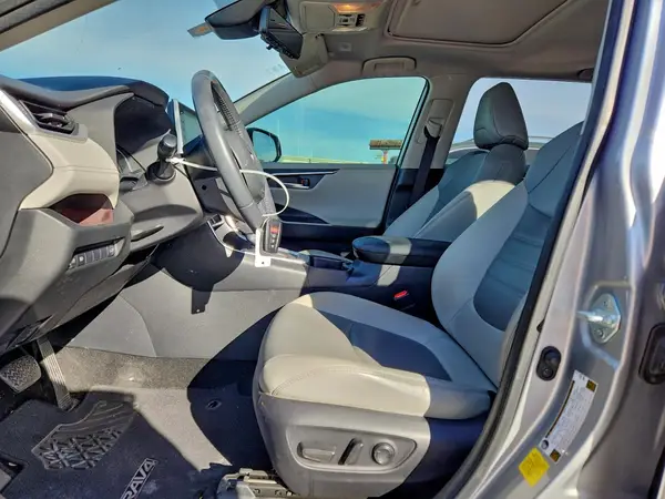 2019 TOYOTA RAV 4 auction photo 7
