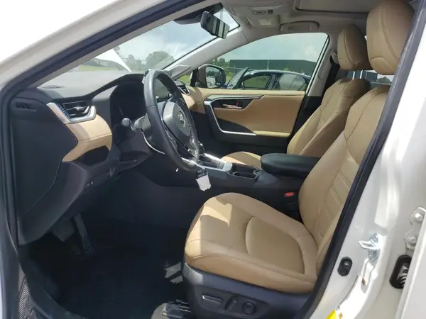 2021 TOYOTA RAV 4 auction photo 7