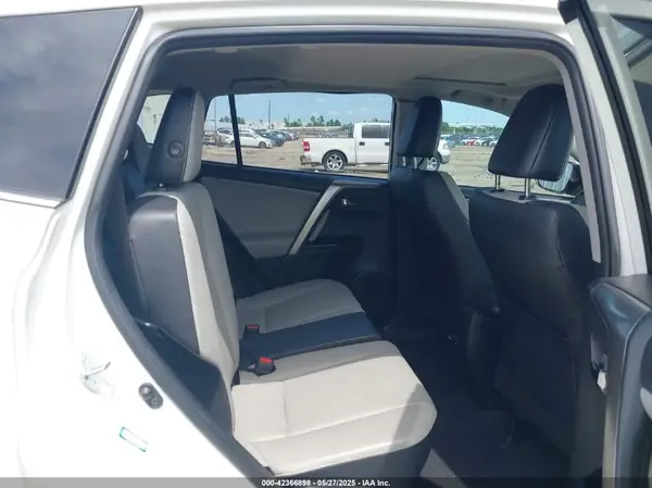 JTMYFREV0HJ721547 2017 TOYOTA RAV 4 - Image 8