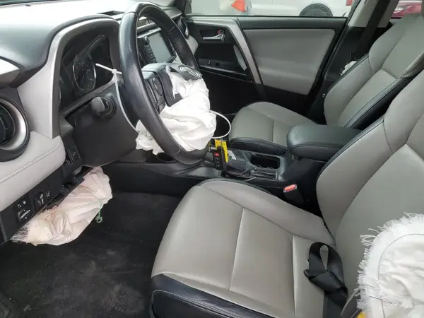 2016 TOYOTA RAV 4 auction photo 7