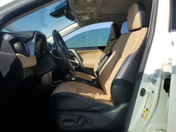 2017 TOYOTA RAV 4 auction photo 7