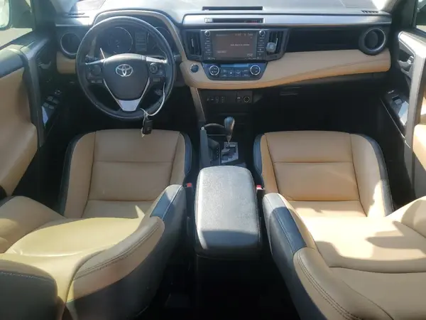 2017 TOYOTA RAV 4 auction photo 8