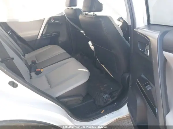 JTMYFREV5JJ157139 2018 TOYOTA RAV 4 - Image 8