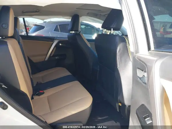JTMYFREV6JJ206106 2018 TOYOTA RAV 4 - Image 8