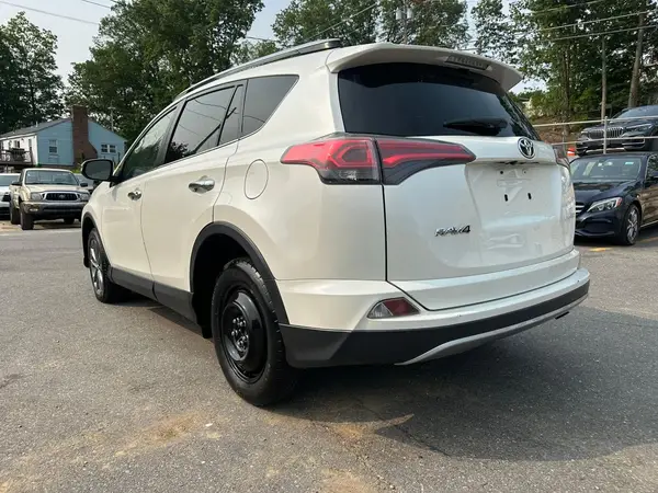 JTMYFREVXJJ747756 2018 TOYOTA RAV 4 - Image 2