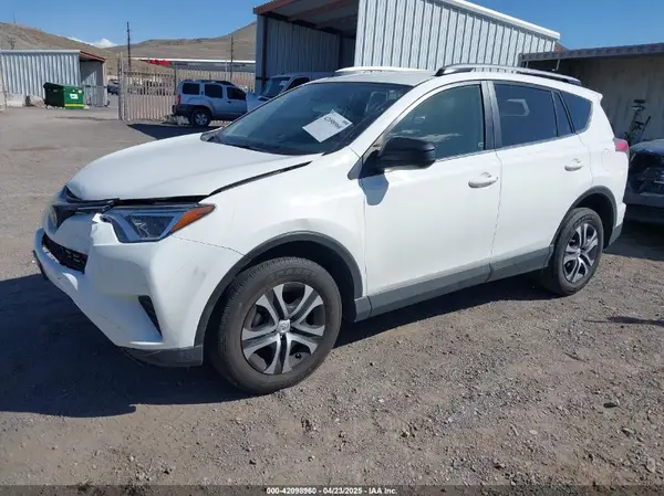 JTMZFREV0HJ102435 2017 TOYOTA RAV 4 - Image 2