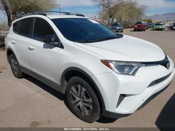JTMZFREV0HJ116626 2017 TOYOTA RAV 4 - Image 1