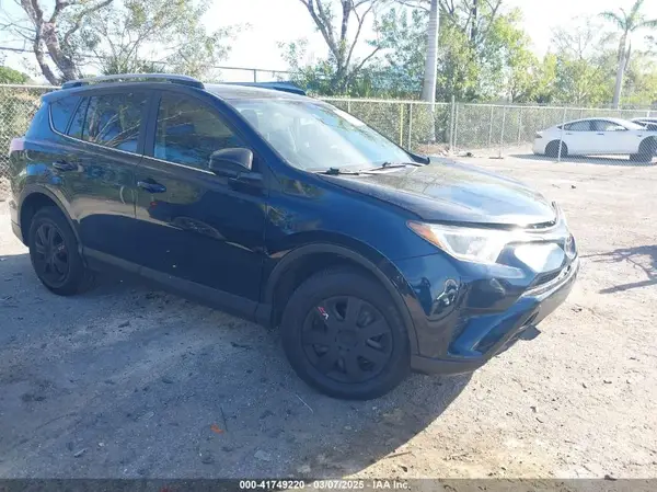 JTMZFREV0HJ140568 2017 TOYOTA RAV 4 - Image 1