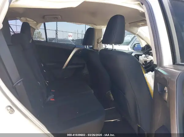 JTMZFREV0JJ189114 2018 TOYOTA RAV 4 - Image 8