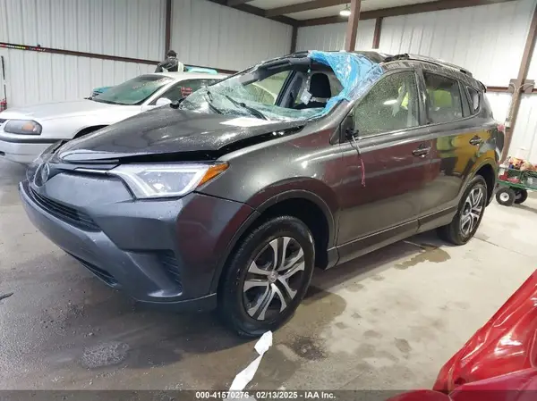 JTMZFREV0JJ205067 2018 TOYOTA RAV 4 - Image 2