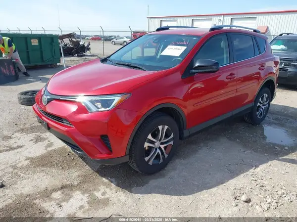JTMZFREV1HJ114691 2017 TOYOTA RAV 4 - Image 2