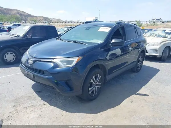 JTMZFREV1HJ135976 2017 TOYOTA RAV 4 - Image 2