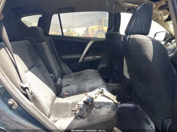 JTMZFREV1HJ135976 2017 TOYOTA RAV 4 - Image 8