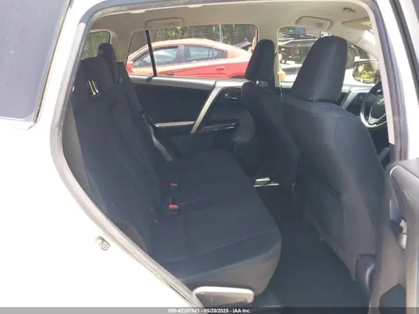 JTMZFREV1JJ161743 2018 TOYOTA RAV 4 - Image 8
