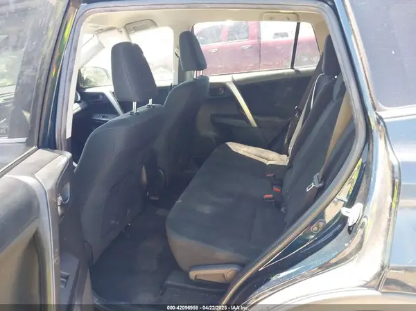 JTMZFREV1JJ178252 2018 TOYOTA RAV 4 - Image 8