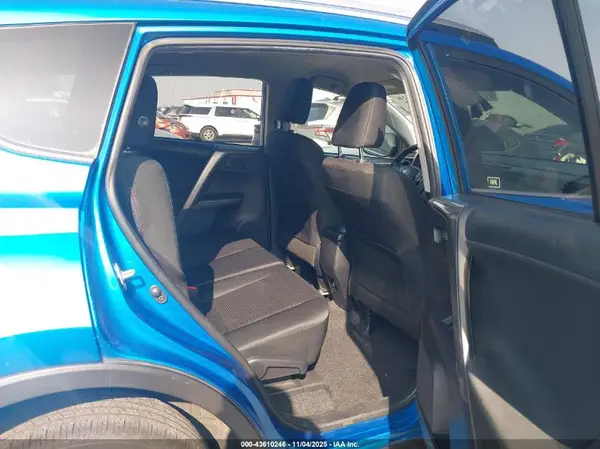 JTMZFREV1JJ740960 VIN - 2018 TOYOTA RAV 4 2018 TOYOTA RAV4 LE BLUE
