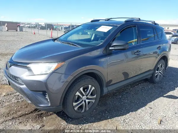 JTMZFREV2HJ109466 2017 TOYOTA RAV 4 - Image 2