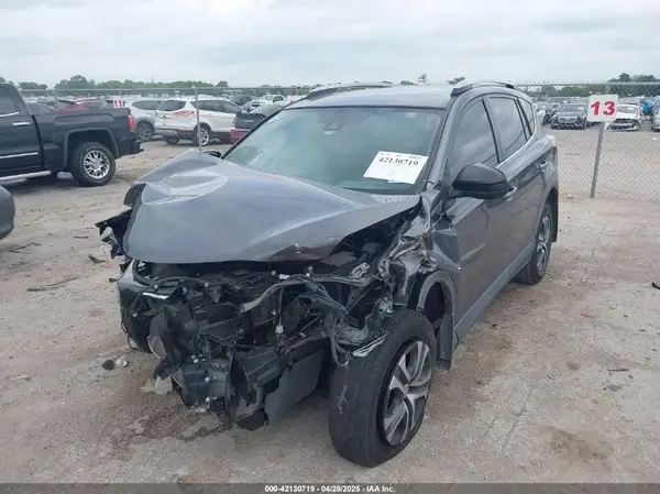 JTMZFREV2HJ109886 2017 TOYOTA RAV 4 - Image 2