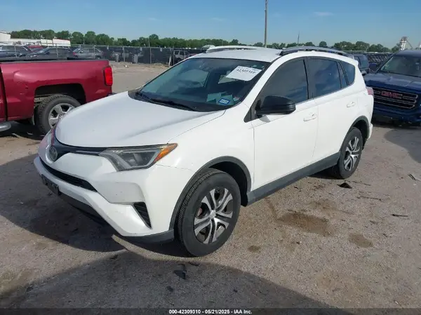 JTMZFREV2HJ135548 2017 TOYOTA RAV 4 - Image 2