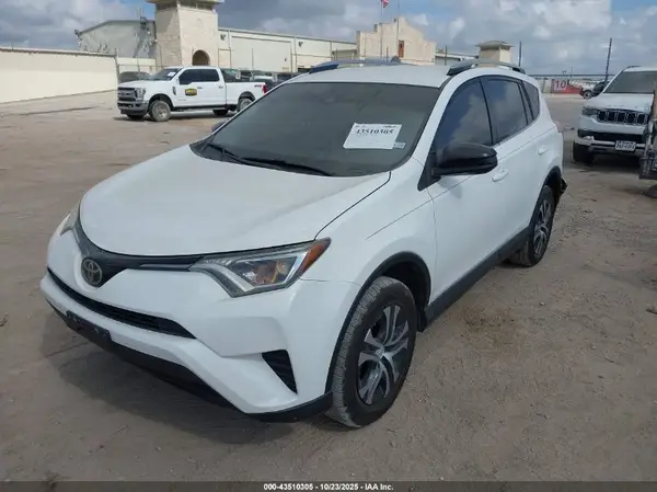 JTMZFREV2HJ700607 2017 TOYOTA RAV 4 - Image 2