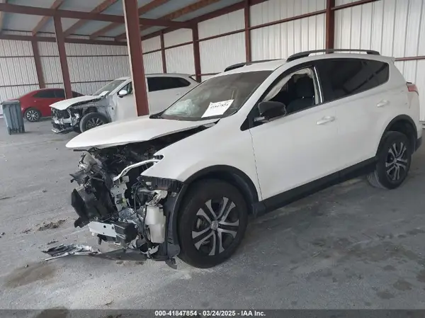 JTMZFREV2HJ700963 2017 TOYOTA RAV 4 - Image 2