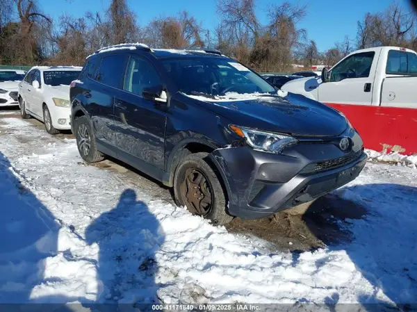 JTMZFREV2HJ708416 2017 TOYOTA RAV 4 - Image 1