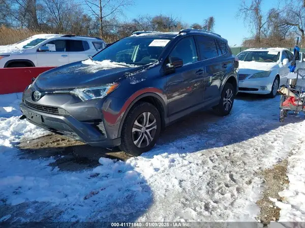 JTMZFREV2HJ708416 2017 TOYOTA RAV 4 - Image 2