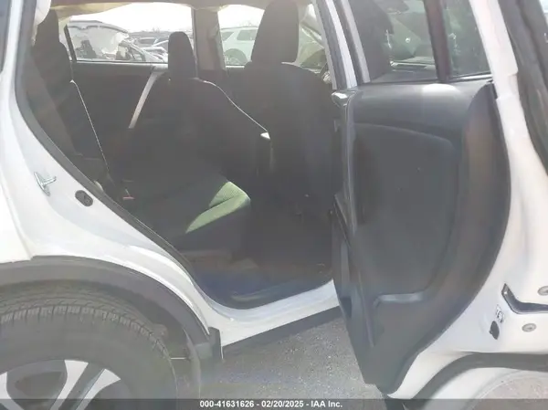JTMZFREV2HJ713759 2017 TOYOTA RAV 4 - Image 8