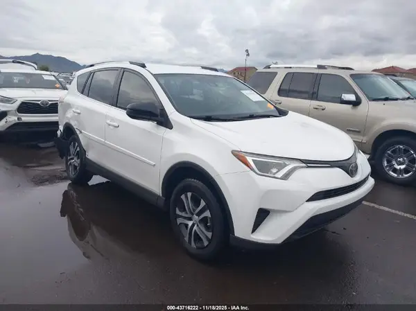 JTMZFREV2HJ717956 2017 TOYOTA RAV 4 - Image 1