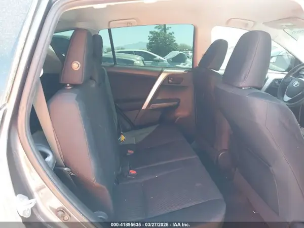 JTMZFREV2JJ190085 2018 TOYOTA RAV 4 - Image 8