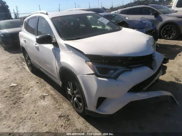 JTMZFREV3HJ116751 2017 TOYOTA RAV 4 - Image 1