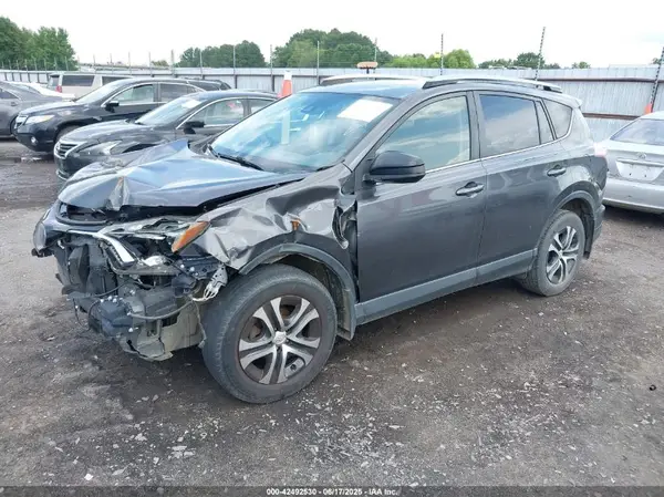 JTMZFREV3HJ122727 2017 TOYOTA RAV 4 - Image 2