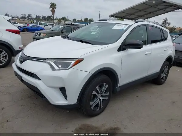 JTMZFREV3HJ124333 2017 TOYOTA RAV 4 - Image 2