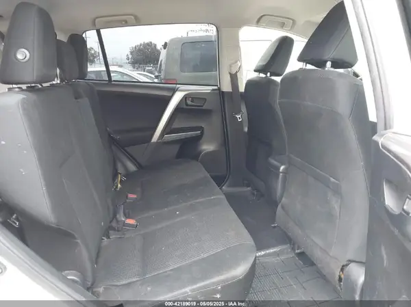 JTMZFREV3HJ124333 2017 TOYOTA RAV 4 - Image 8