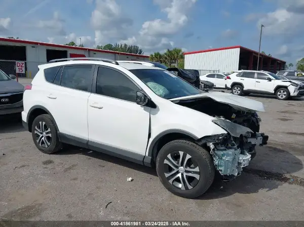 JTMZFREV3HJ143416 2017 TOYOTA RAV 4 - Image 1