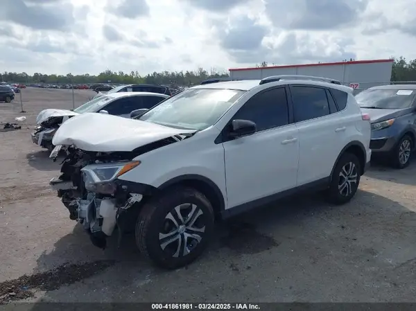 JTMZFREV3HJ143416 2017 TOYOTA RAV 4 - Image 2
