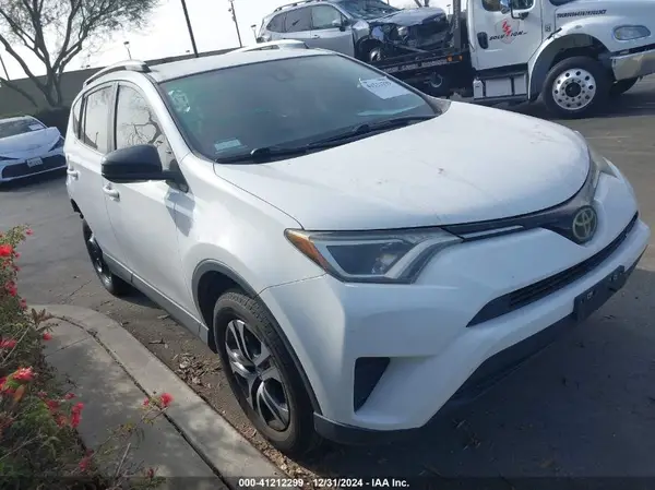 JTMZFREV3HJ703564 2017 TOYOTA RAV 4 - Image 1