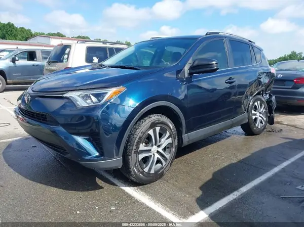 JTMZFREV3HJ712555 2017 TOYOTA RAV 4 - Image 2