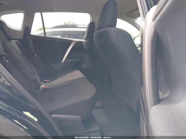JTMZFREV3HJ712555 2017 TOYOTA RAV 4 - Image 8