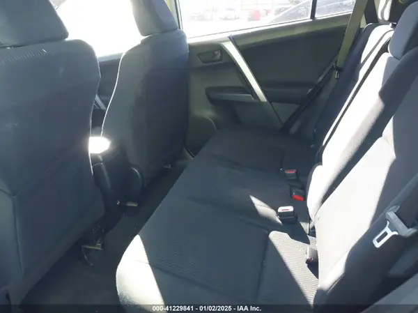 JTMZFREV3HJ712572 2017 TOYOTA RAV 4 - Image 8