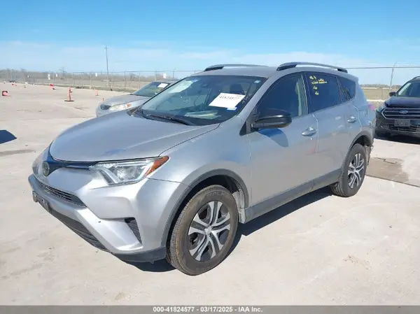 JTMZFREV3JJ184179 2018 TOYOTA RAV 4 - Image 2