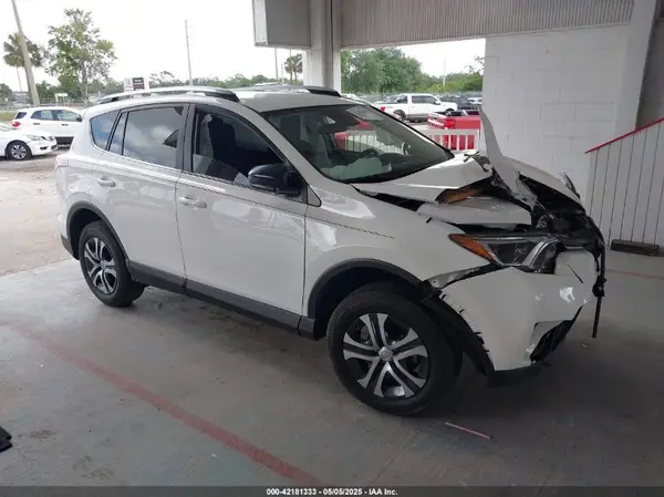 JTMZFREV3JJ187597 2018 TOYOTA RAV 4 - Image 1