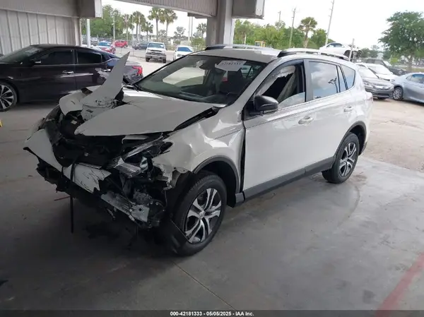JTMZFREV3JJ187597 2018 TOYOTA RAV 4 - Image 2