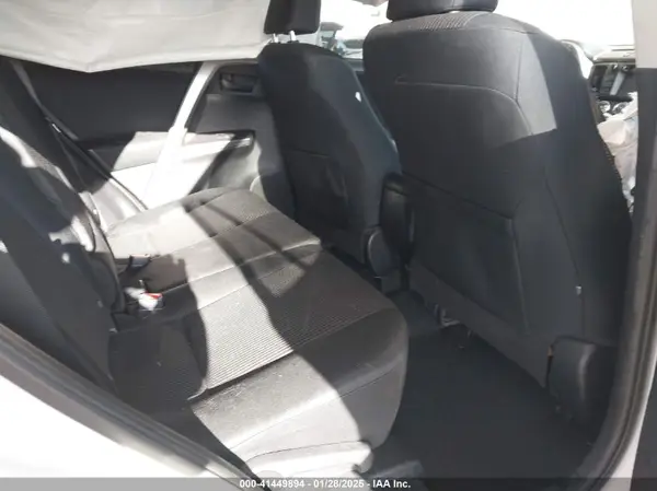 JTMZFREV3JJ189754 2018 TOYOTA RAV 4 - Image 8