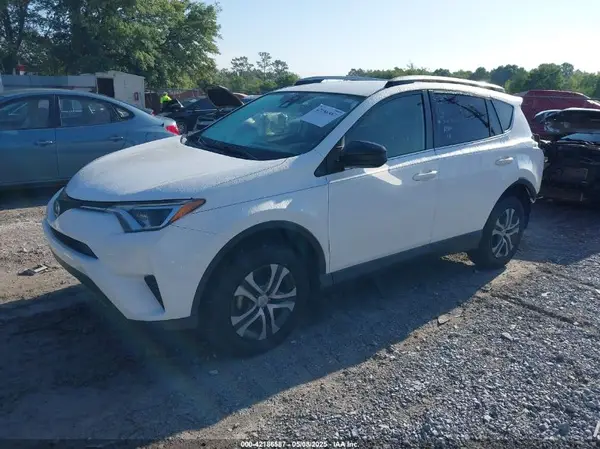 JTMZFREV3JJ201949 2018 TOYOTA RAV 4 - Image 2