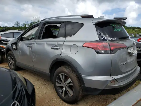 JTMZFREV3JJ209758 2018 TOYOTA RAV 4 - Image 2