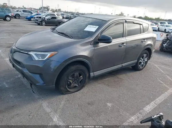 JTMZFREV3JJ731189 2018 TOYOTA RAV 4 - Image 2