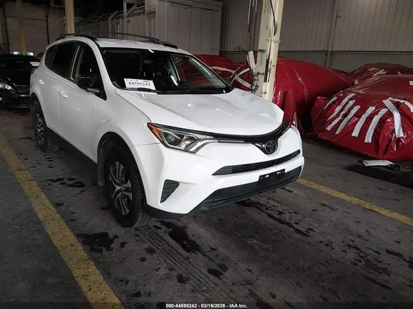 JTMZFREV3JJ749921 2018 TOYOTA RAV 4 - Image 1