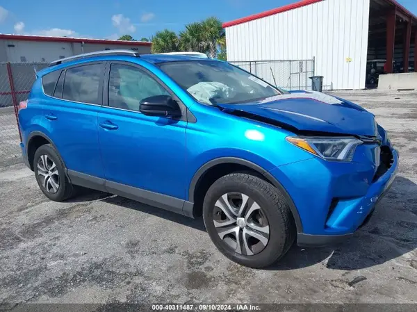 JTMZFREV4HJ112174 2017 TOYOTA RAV 4 - Image 1